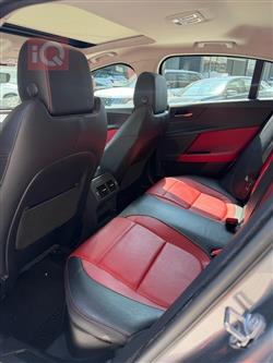 جاكوار XE